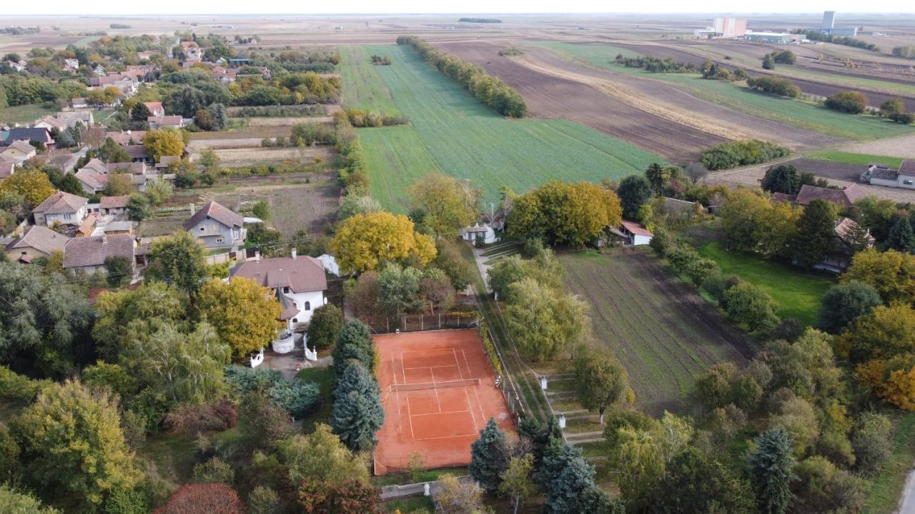 B&B Villa Pipacs Feketić Eksteriør bilde