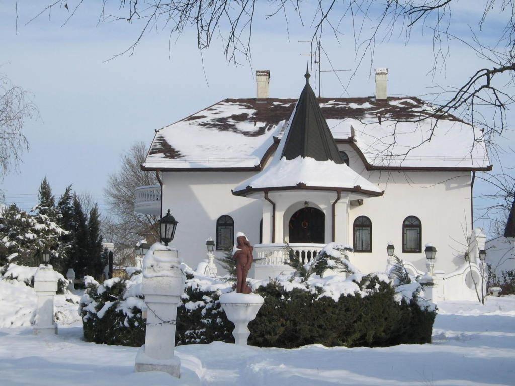 B&B Villa Pipacs Feketić Eksteriør bilde