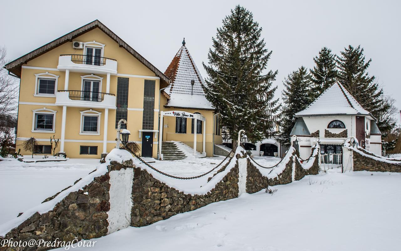 B&B Villa Pipacs Feketić Eksteriør bilde