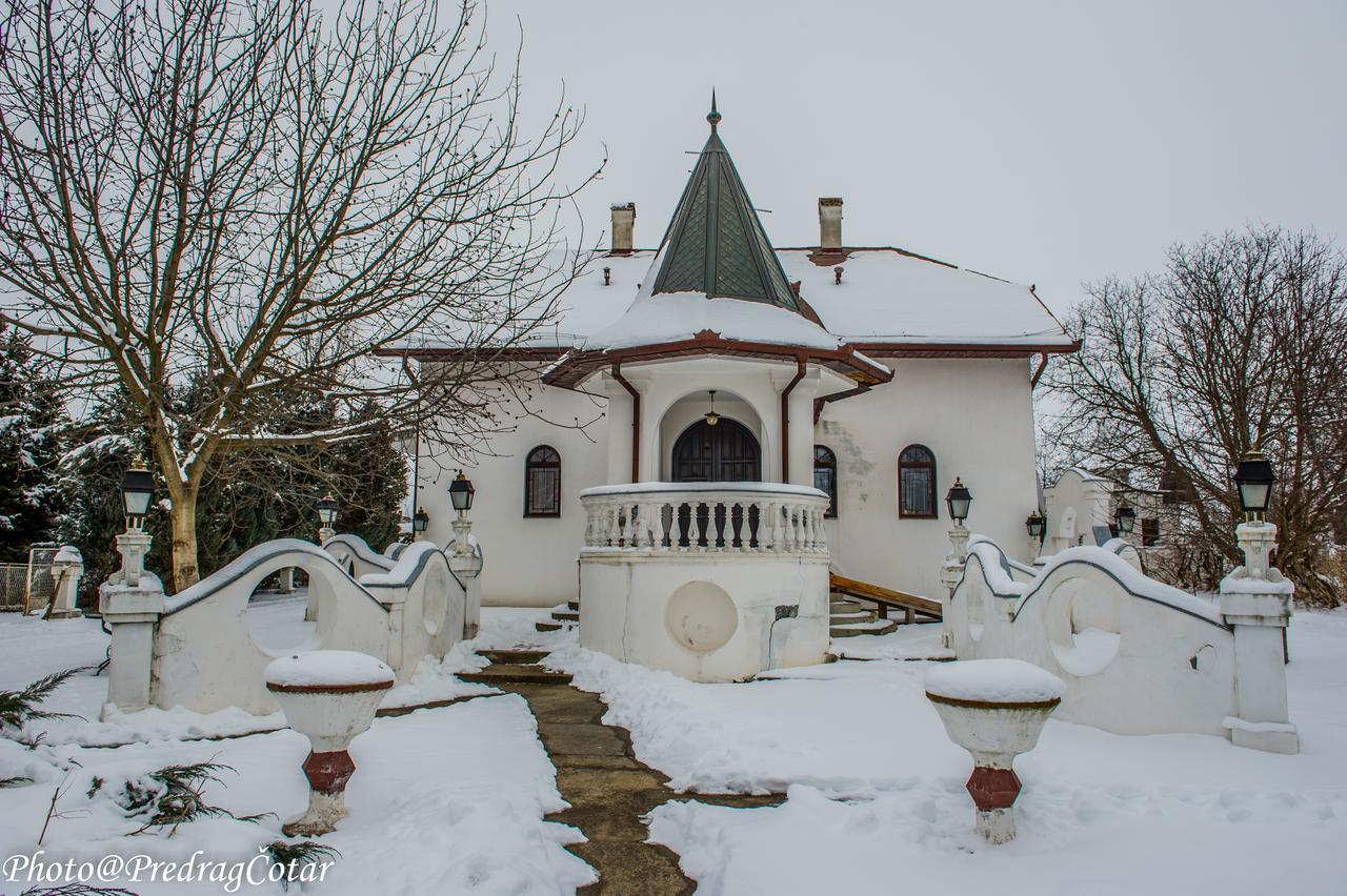 B&B Villa Pipacs Feketić Eksteriør bilde